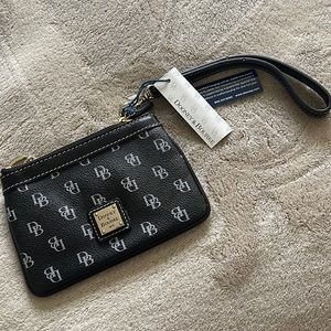 Dooney & Bourke small wristlet